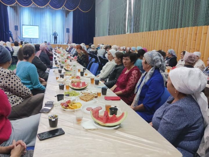 Тимершык мәдәният йортында өлкәннәрне Камал артистлары тәбрикләде