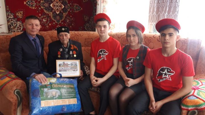 Бүген Сталинград сугышында җиңү көне билгеләп үтелә