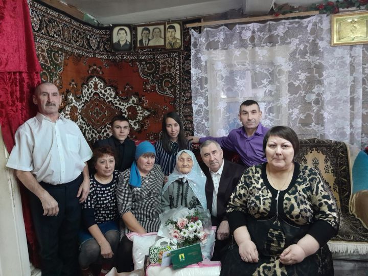 Сугыш вакытында күргән  ач­­лык-ялангачлык  бүген дә исеннән чыкмый...