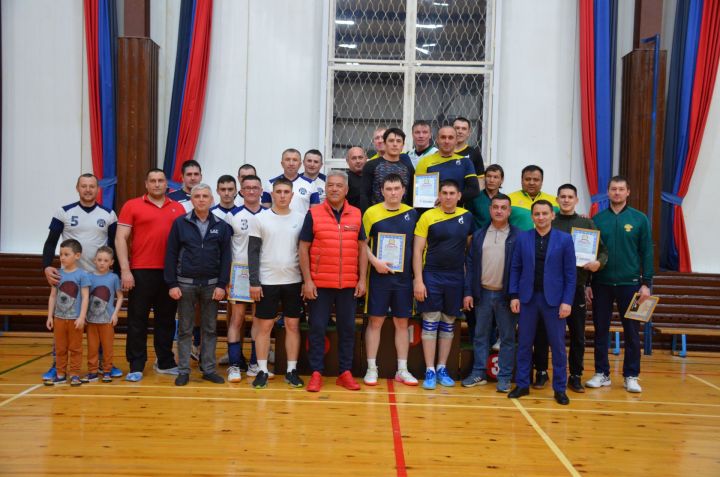 Сабада  ир-ат командалары арасында волейбол буенча узган чемпионатның  җиңүчеләре билгеле булды