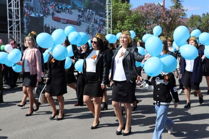 9 Май – Җиңү көнендә  Сабада 5 меңгә якын  кеше  парадка чыкты