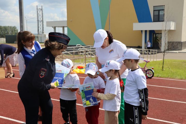 Сабада балалар бакчасында тәрбияләнүче  нәни райондашларыбыз өчен бәйрәм чарасы узды [ фоторепортаж]