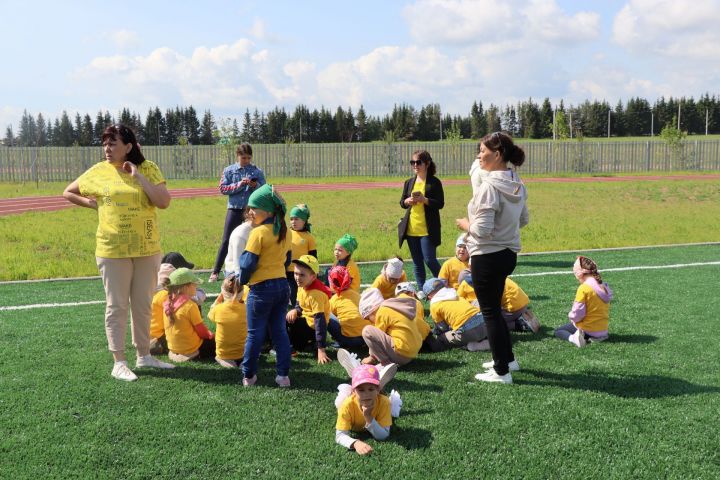 Сабада балалар бакчасында тәрбияләнүче  нәни райондашларыбыз өчен бәйрәм чарасы узды [ фоторепортаж]