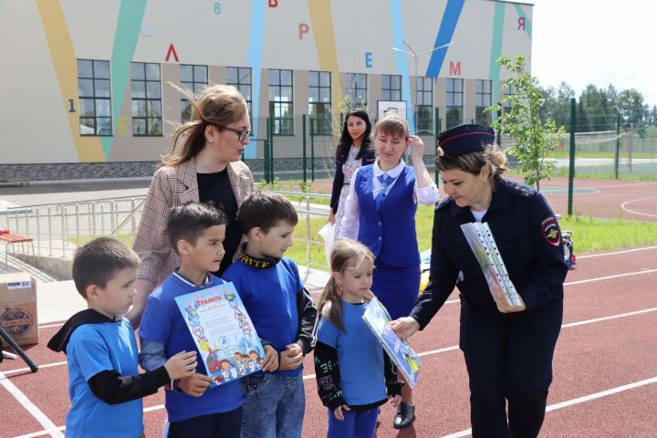 Сабада балалар бакчасында тәрбияләнүче  нәни райондашларыбыз өчен бәйрәм чарасы узды [ фоторепортаж]