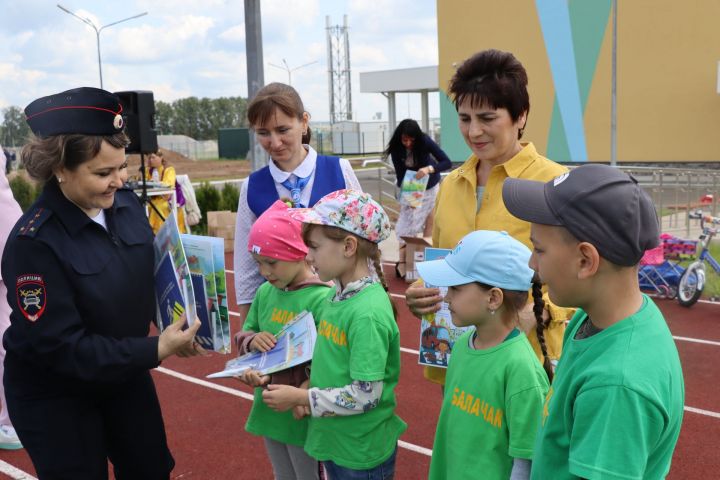 Сабада балалар бакчасында тәрбияләнүче  нәни райондашларыбыз өчен бәйрәм чарасы узды [ фоторепортаж]