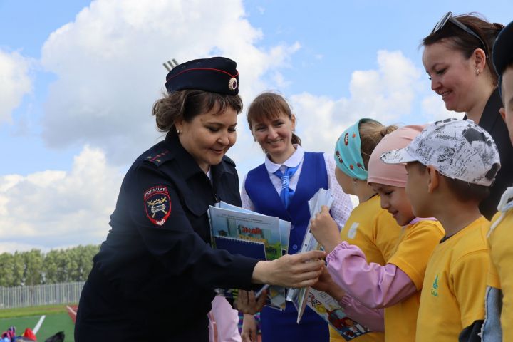 Сабада балалар бакчасында тәрбияләнүче  нәни райондашларыбыз өчен бәйрәм чарасы узды [ фоторепортаж]