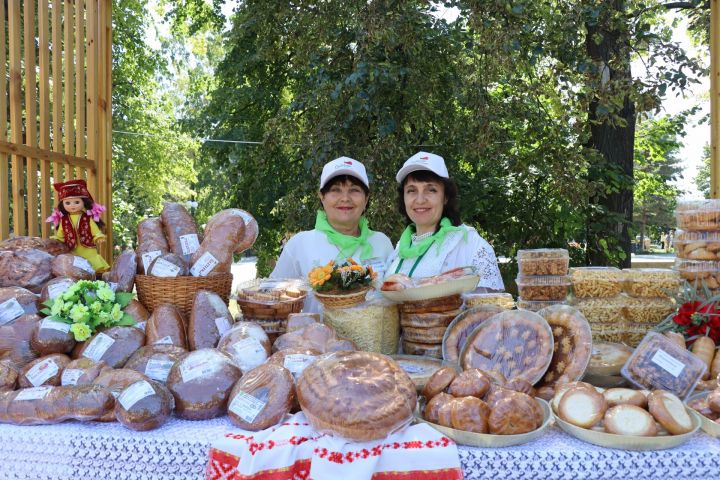 22 июль –  сәүдә хезмәткәрләре көне