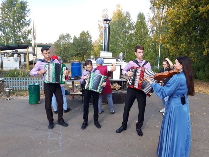 Педагог һәм остаз елына багышланган концерт узды