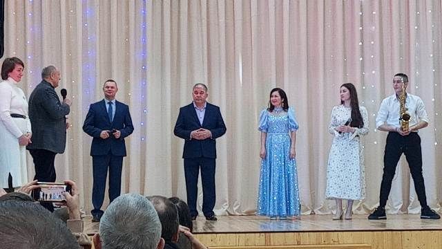 Хәлил Шәйхетдинов авылдашларына концерт бүләк итте