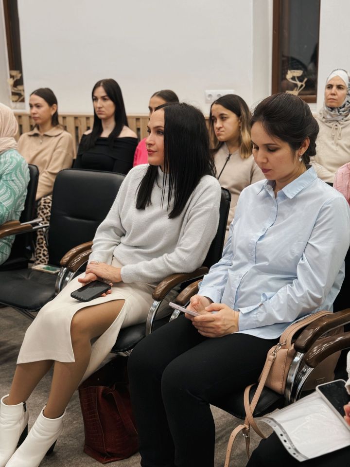 Сабада булачак әниләр һәм бәби үстерүче  әниләр өчен «Йөрәк астындагы бәхет» дигән чара узды