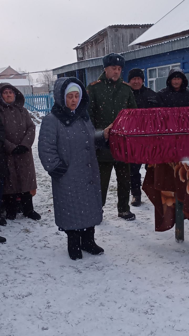 Килдебәктә махсус хәрби операция барышында һәлак булган Айдар Фәләхиев белән хушлаштылар