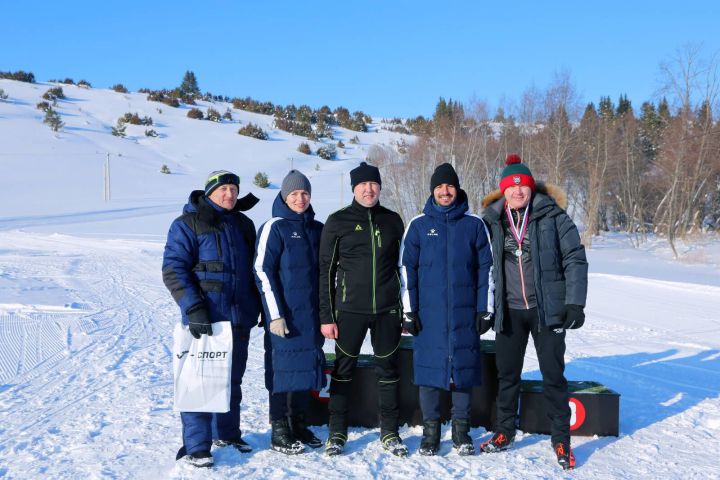 “Игенче” ҖЧҖ хезмәткәрләре һәм чакырылган кунаклар чаңгыга басты