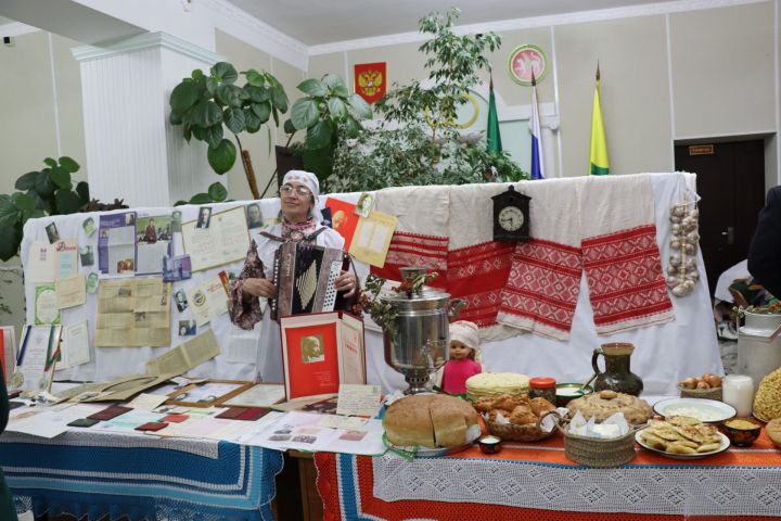 Шәмәрдән мәдәният йортында «Буыннар тарихы - гаилә ядкаре» район фестиваленең зона туры узды