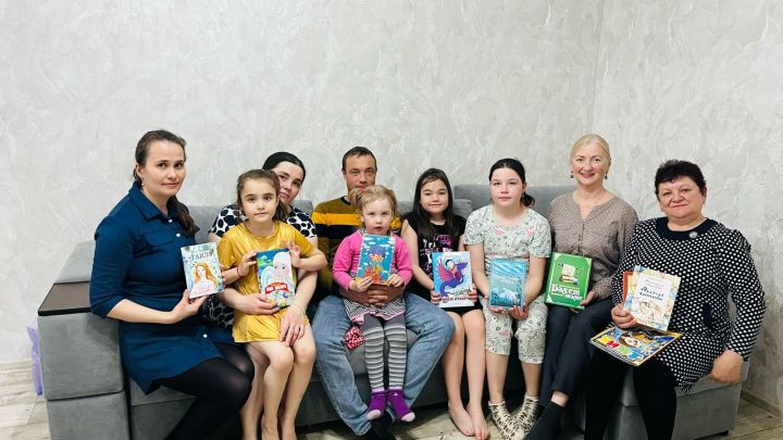 Олы Ныртыда яшәүче Зиатдиновларны яңа йортлары белән котладылар