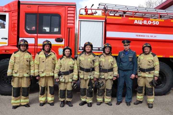 Бүген Россиядә Янгын сүндерүчеләр көне