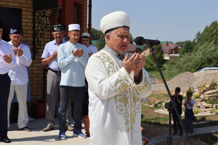 Сабада яңа «Тынычлык» мәчете ачылды (фоторепортаж)