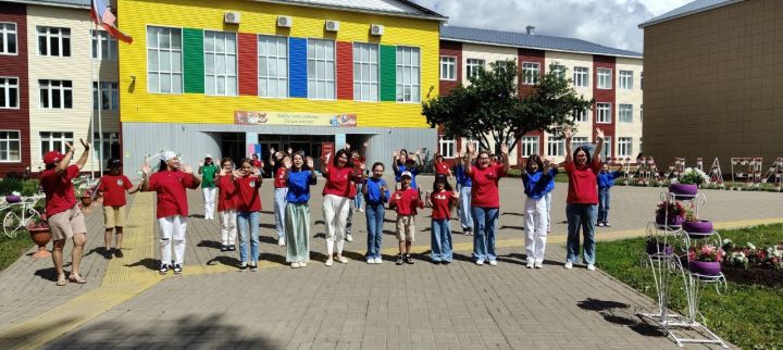 Бүген районыбызга «Алдынгылар хәрәкәте»нең Татарстан республикасы регональ бүлеге җитәкчесе Тимур Сөләйманов  килде