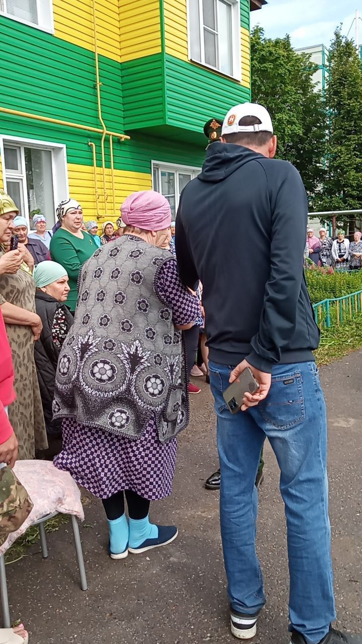 Бүген махсус хәрби операциядә вафат булган  райондашыбыз Байлар Сабасыннан Радик Мөнир улы Мусинны соңгы юлга озаттылар