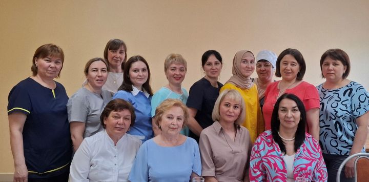 Социаль хезмәткәрләрнең һөнәри бәйрәмнәре якынлаша