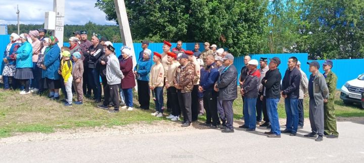 Махсус хәрби операциядә һәлак булган райондашыбыз Данис Галиуллинны соңгы юлга озаттылар