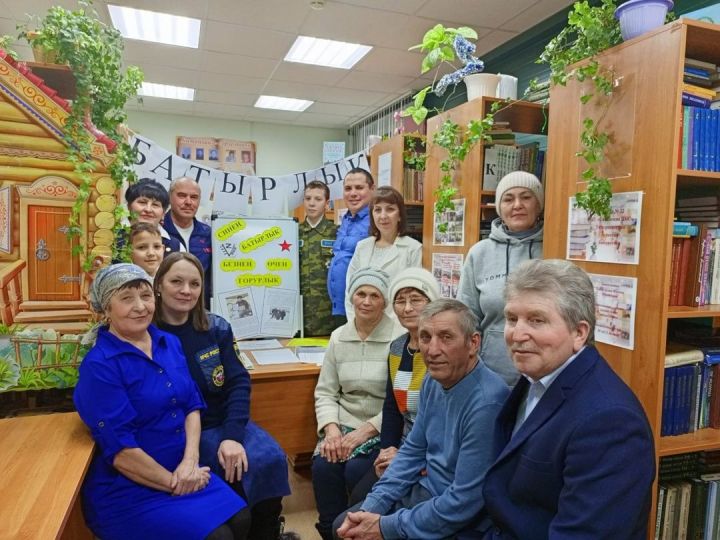 Тимершык авыл китапханәсендә махсус хәрби хәрәкәттә катнашучы Фиркать Гадрахманов  белән очрашу узды