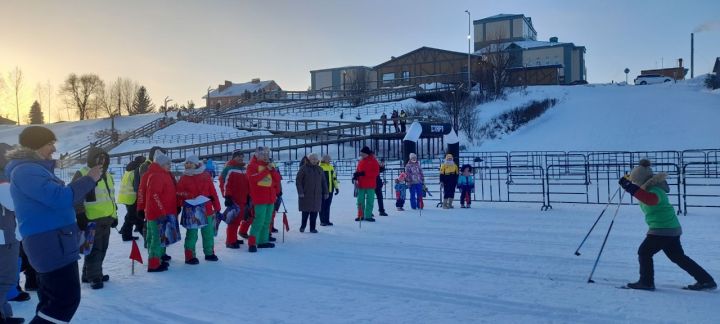 Сабада узган төнге чаңгы ярышларында 220дән артык кеше чаңгыга басты