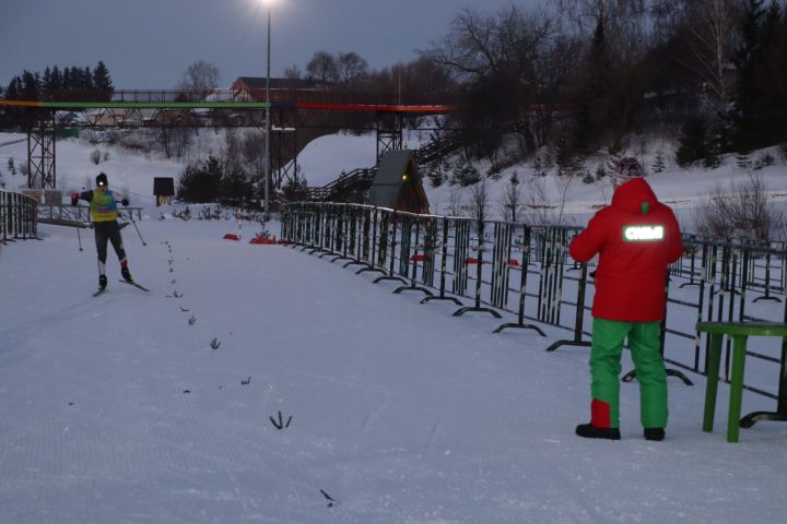 Сабада узган төнге чаңгы ярышларында 220дән артык кеше чаңгыга басты