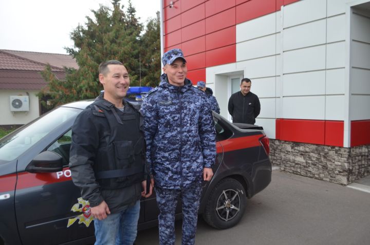 Росгвардиянең “Агитация  автобусы”  Сабага  килде