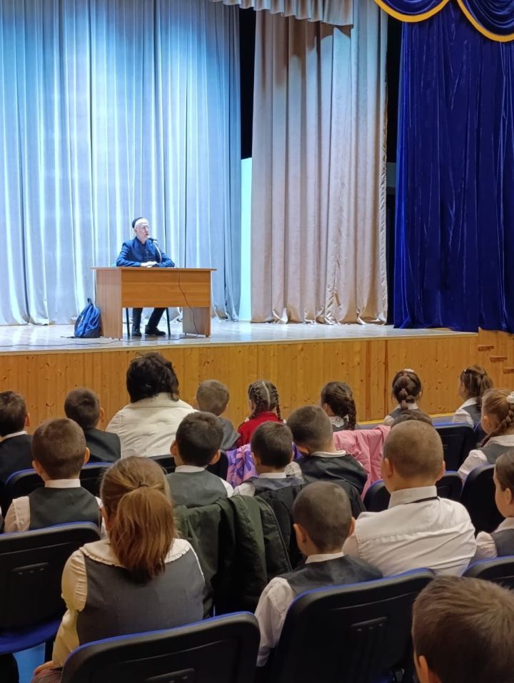 Тимершык урта мәктәбе укучылары өчен дини тәрбия сәгате үткәрелде