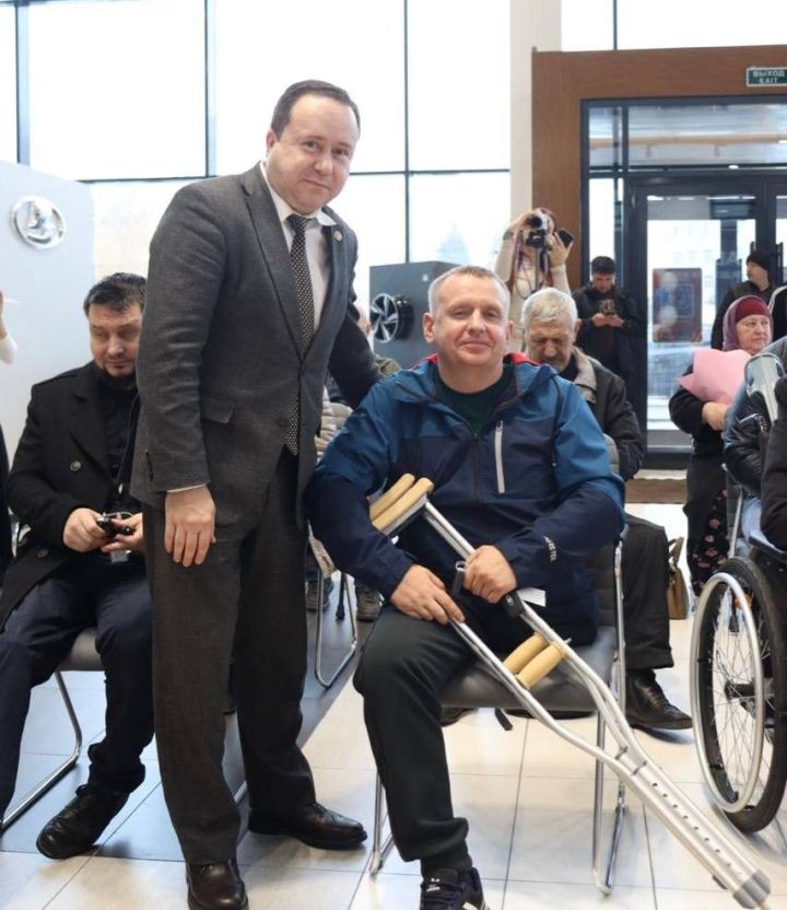 Производствода зыян күргән гражданнарга  13 LADA Vesta автомобилен тапшырдылар