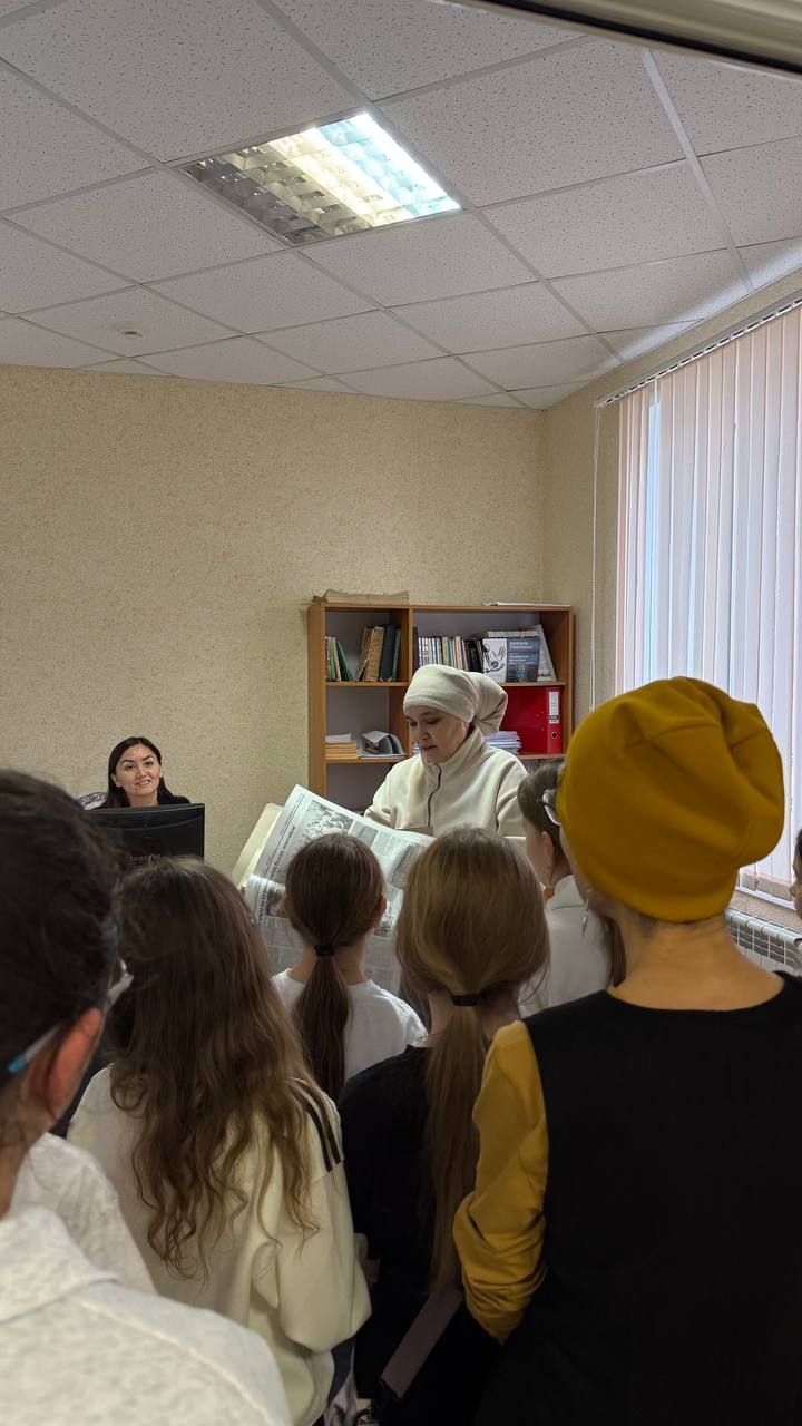 Редакциябезгә кунакка Саба,  Сатыш һәм Юлбат урта мәктәбе укучылары килде