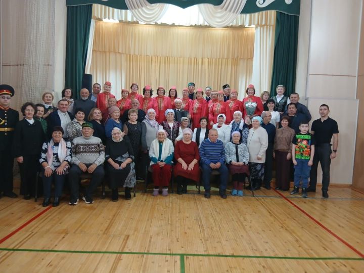 Шекше мәдәният йортында «Туганнар җыелган җирдә» дигән нәсел бәйрәме узды