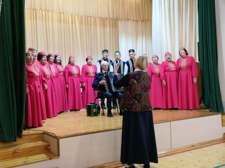 Шекше мәдәният йортында «Туганнар җыелган җирдә» дигән нәсел бәйрәме узды