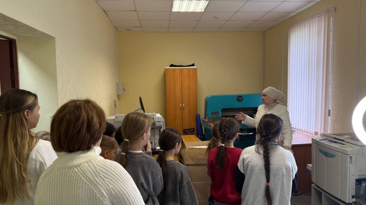 Редакциябезгә кунакка Саба,  Сатыш һәм Юлбат урта мәктәбе укучылары килде