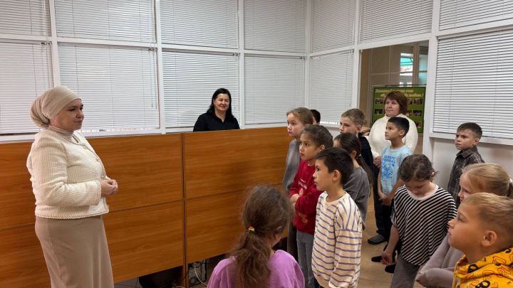 Редакциябезгә кунакка Саба,  Сатыш һәм Юлбат урта мәктәбе укучылары килде