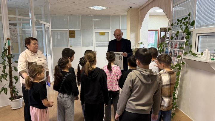 Редакциябезгә кунакка Саба,  Сатыш һәм Юлбат урта мәктәбе укучылары килде