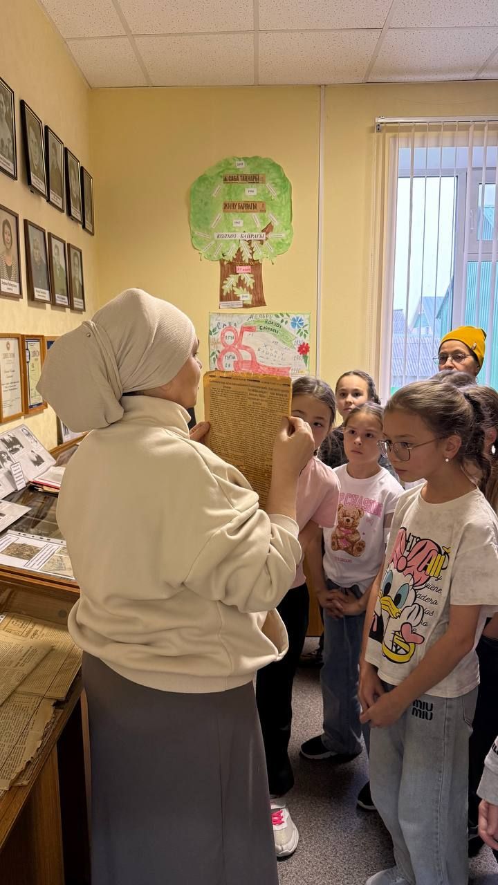 Редакциябезгә кунакка Саба,  Сатыш һәм Юлбат урта мәктәбе укучылары килде