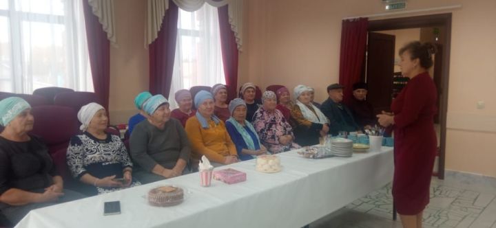 Туктар авылында узган уңыш бәйрәмендә халыкны бәлеш белән сыйладылар