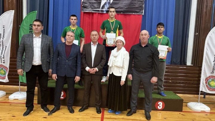 Фәргать Нәбиуллин истәлегенә ачык  көрәш турниры