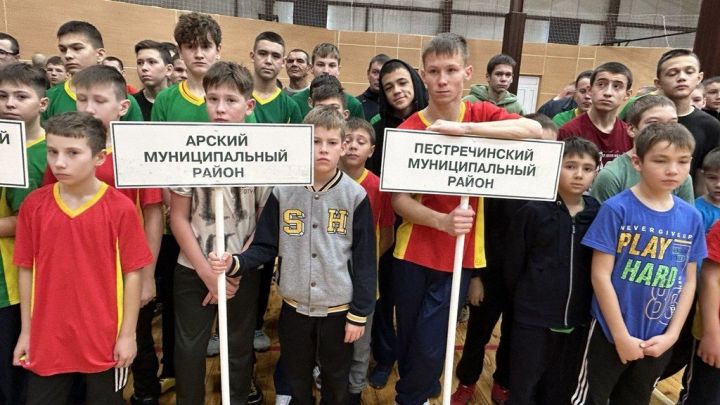 Фәргать Нәбиуллин истәлегенә ачык  көрәш турниры