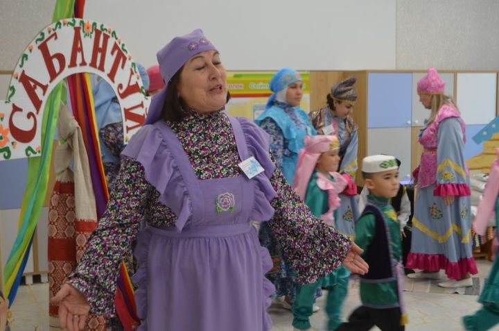 «Алга таба иң мөһиме – әти-әниләр белән эшләү, бу безнең бүген төп максатыбыз”