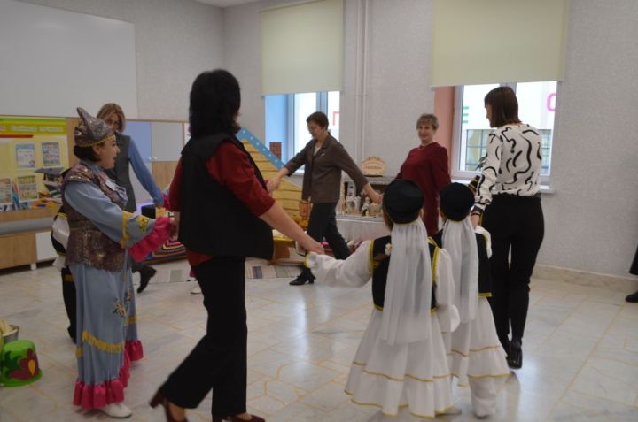 «Алга таба иң мөһиме – әти-әниләр белән эшләү, бу безнең бүген төп максатыбыз”