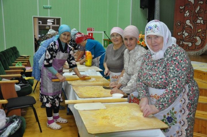 Дога кыла-кыла токмач кисәләр...