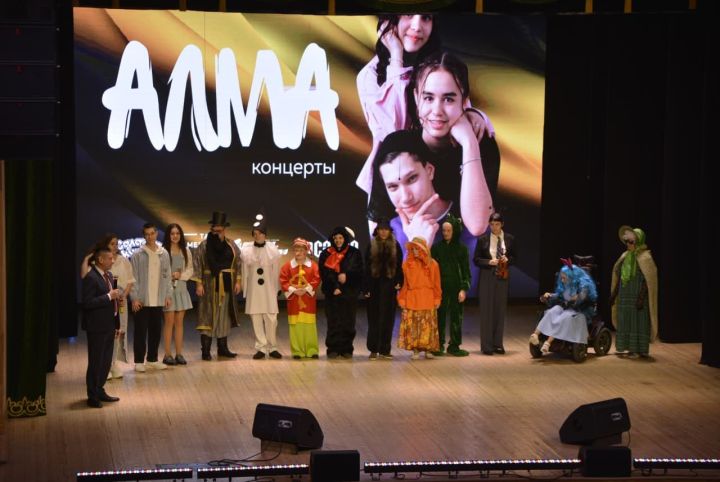 Сабада сәламәтлек мөмкинлекләре чикләнгән балалар өчен спектакль күрсәтелде