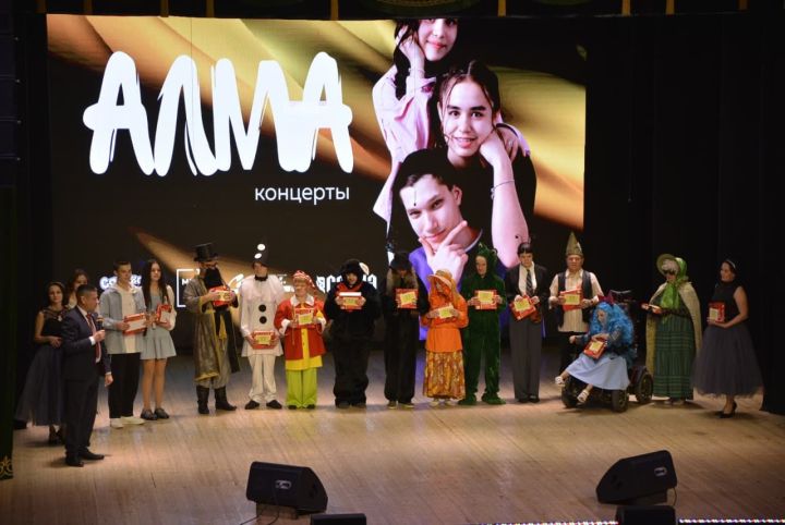 Сабада сәламәтлек мөмкинлекләре чикләнгән балалар өчен спектакль күрсәтелде