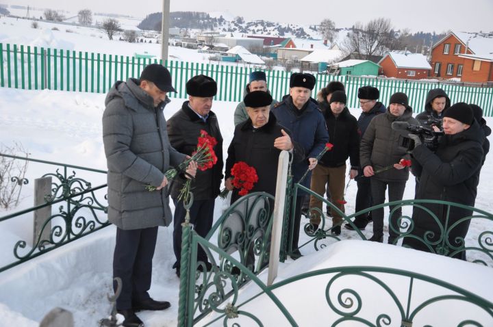 Иләбәрдә махсус хәрби операция  барышында батырларча һәлак булган Айсаф Галиевны искә алдылар