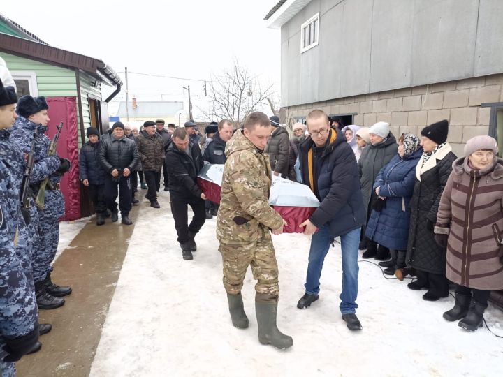 Шәмәрдәндә махсус хәрби операциядә вафат булган тагын бер райондашыбыз Александр Абросимов белән хушлаштылар