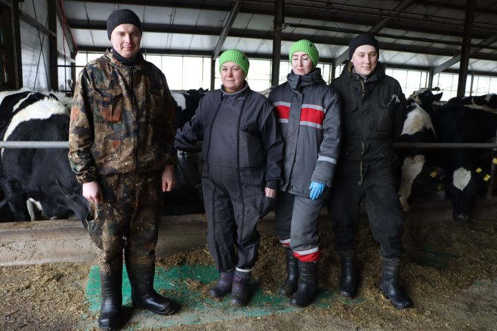 Заманча технологияләр, хезмәткә караш фермер хуҗалыгын алга этәрә