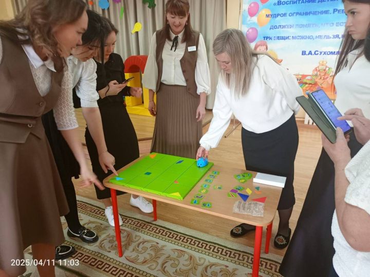 «Шөгыльләрдә һәм ирекле эшчәнлектә дидактик материаллар куллану аша мәктәпкәчә яшьтәге балаларда логик фикерләүне үстерү» темасына районкүләм семинар узды