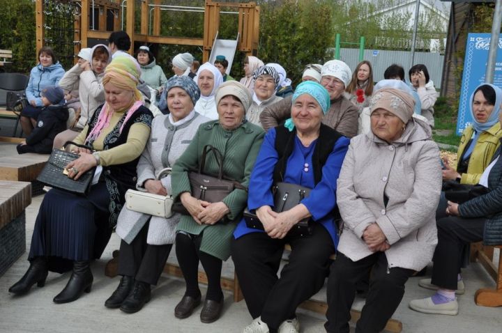Безне Тукай тәрбияли